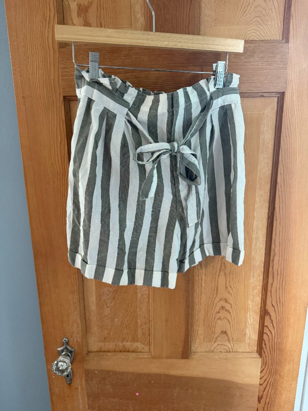Club Monaco Striped Paperbag Shorts Size 6